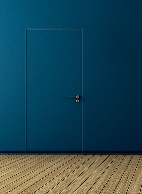 Porte bleu marine sans cadre.
