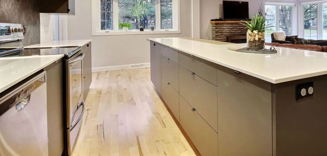 Kitchen equipped with Sublime cabinets in Polymer and Acrylic